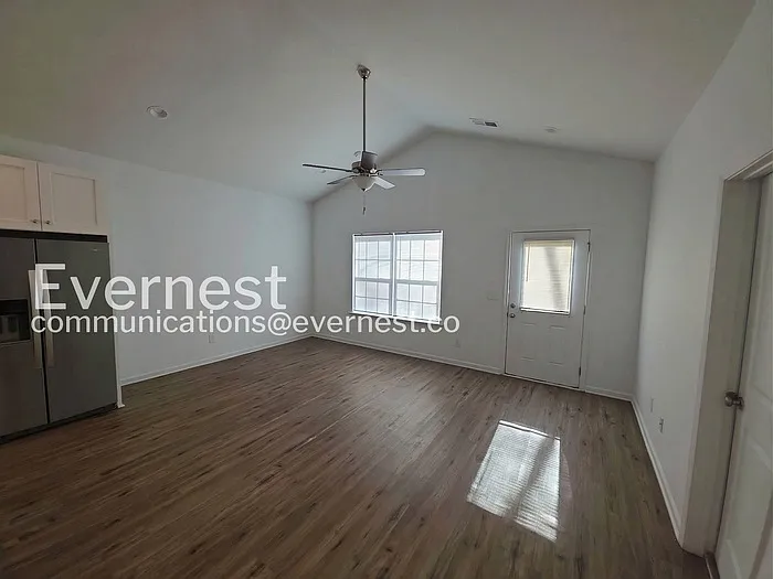 225 Tanner St — Photo 5