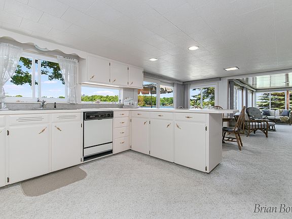 5th image of 6290 Bass Beach Dr