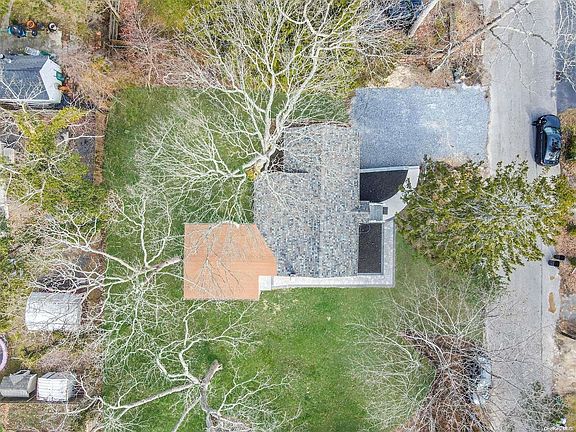 2nd image of 182 Orchid Drive
