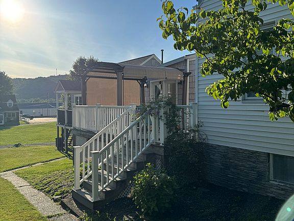 3rd image of 834 5th St