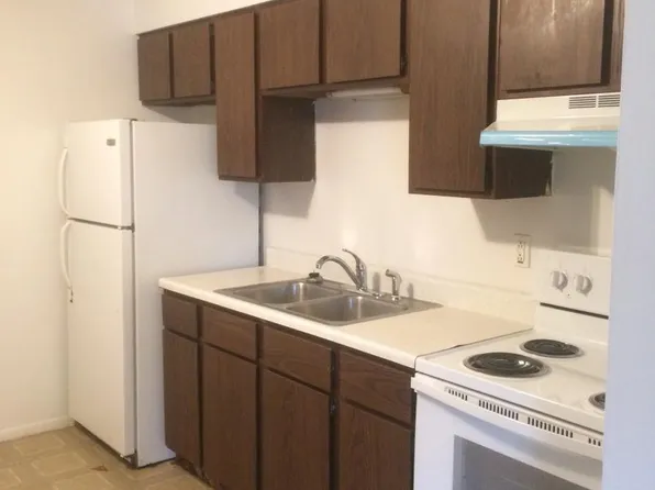 214 Anthony Dr, Maryville, IL 62062