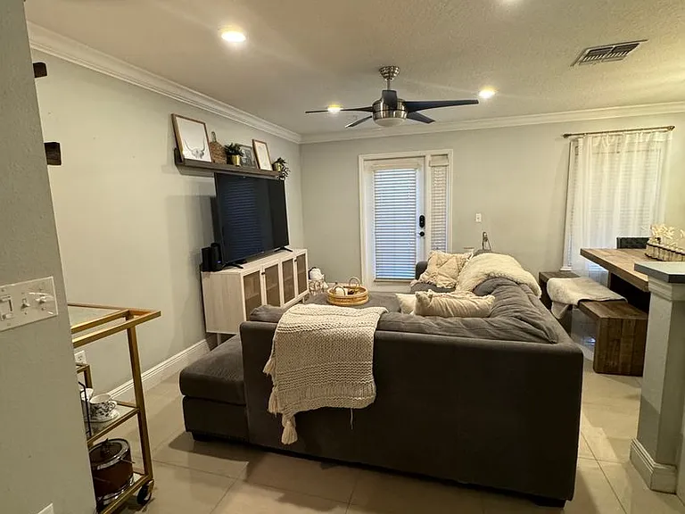 410 Tradition Ln — Photo 23
