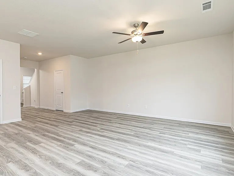 723 Berkeley Dr — Photo 10