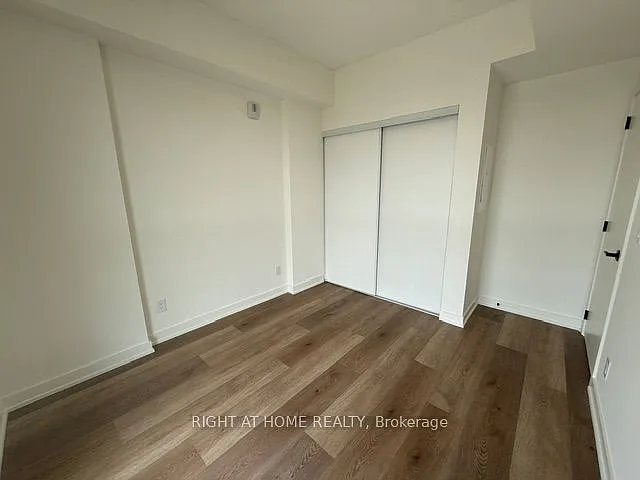 33 Erie Ave #811 — Photo 11