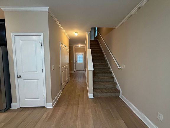 5th image of 100 Betsy Ln