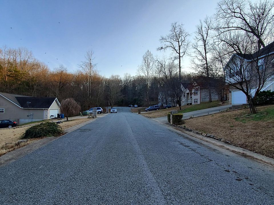 2nd image of 170 Hideaway St