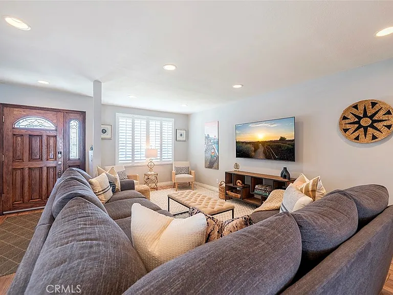 18417 Glenburn Ave — Photo 5