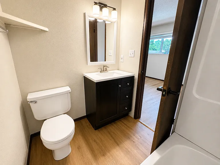 139 Juniper Pl #D — Photo 9