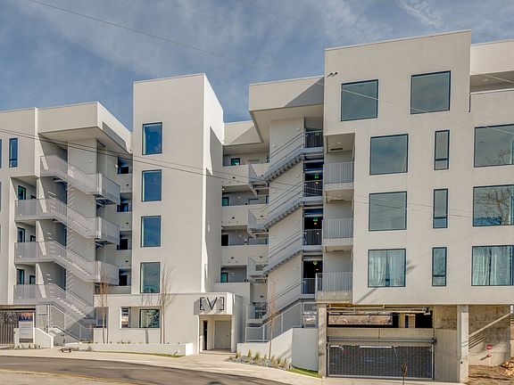 3rd image of 700 1st Ave N #202