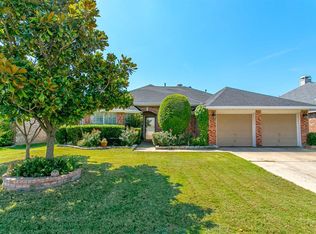 6805 Briarwood Dr, Fort Worth, TX 76132