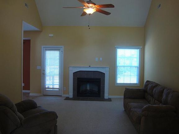 5th image of 374 Meigs Dr