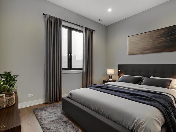 4th image of 1350 N Claremont Ave #3