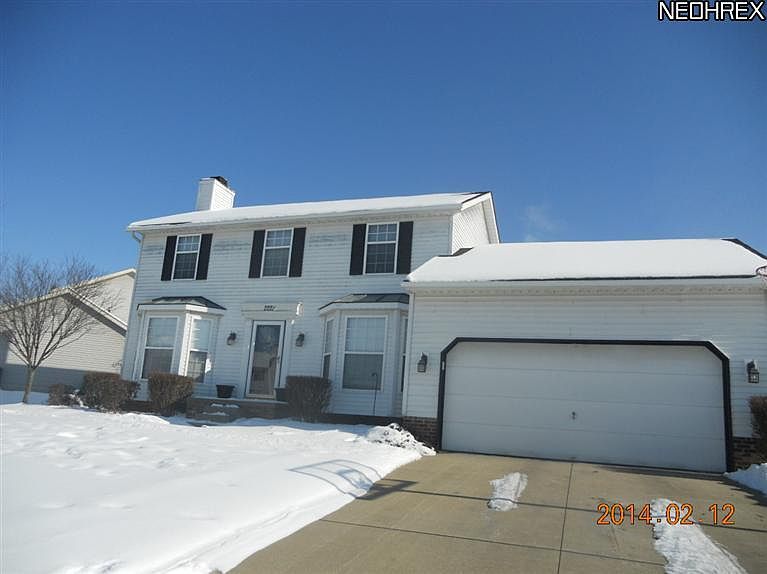 1st image of 2221 Canterbury Cir