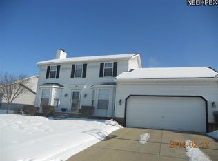 2221 Canterbury Cir, Akron, OH