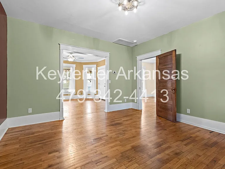 224 S Church Ave — Photo 10