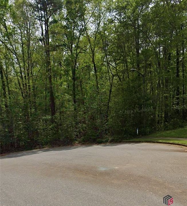1st image of 170 Pine Creek