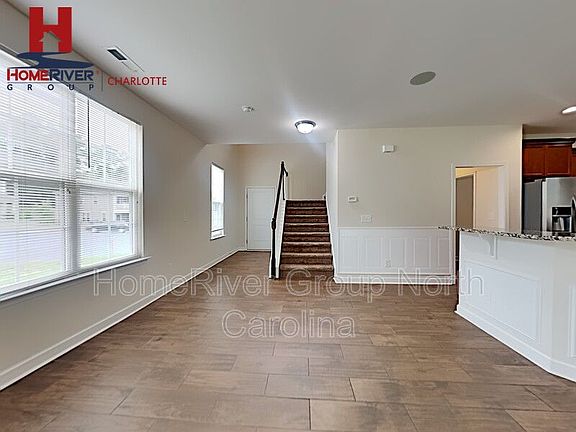 4th image of 102 White Burley Ct