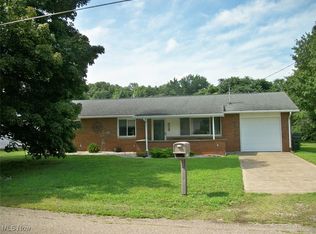 2712 Underwood Dr, Belpre, OH 45714