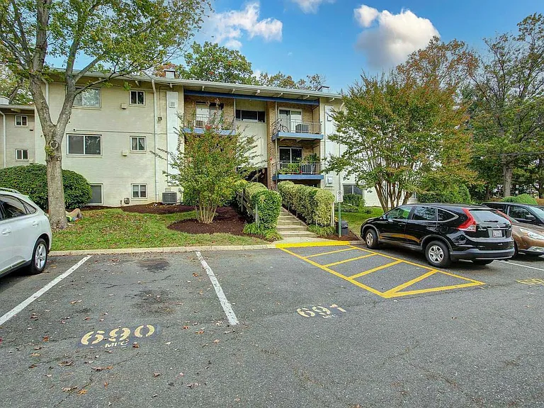 11408 Cherry Hill Rd #103 — Photo 13