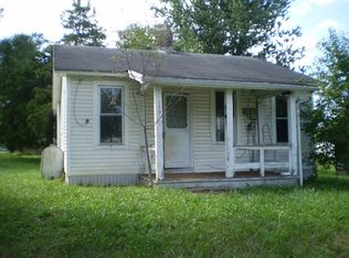 107 C St, Austinville, VA 24312