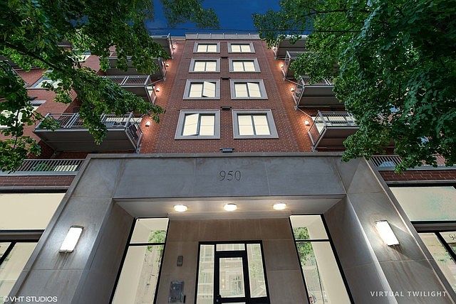 1st image of 950 W Huron St Unit 606
