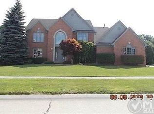 2662 Balsam Way Dr, Sterling Heights, MI 48314