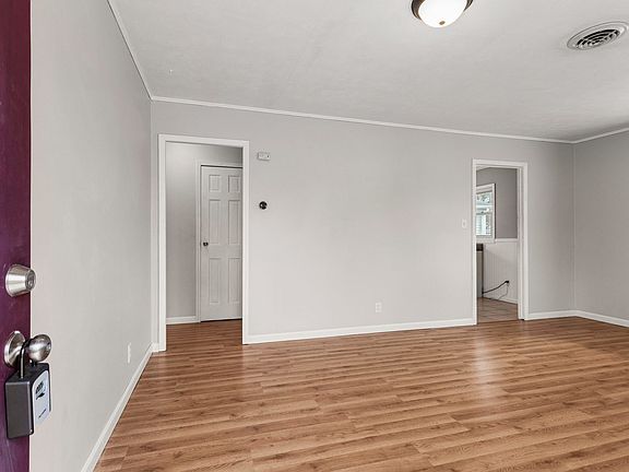 4th image of 1037 Bel Aire Dr
