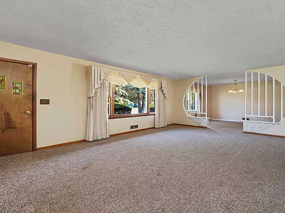 5th image of 2604 Sherman Ave