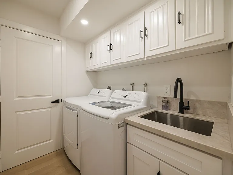 24262 Lysanda Dr — Photo 45