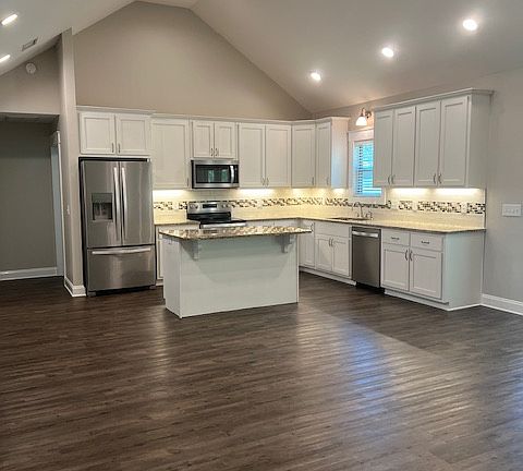 4th image of 414 Lee Road 450