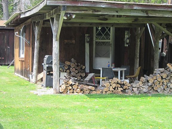 3rd image of 410 Wolf Ln
