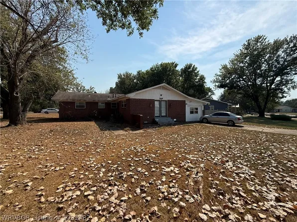 1529 Eastgate Est, Van Buren, AR 72956