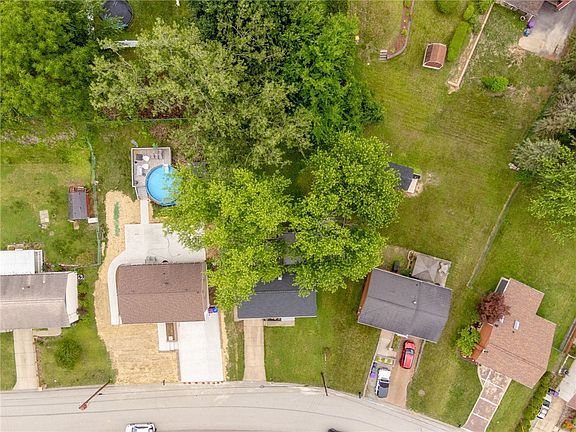4th image of 536 Vale Dr