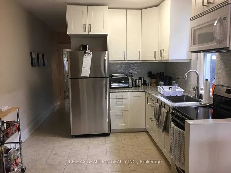 2547 Yonge St #2 — Photo 6