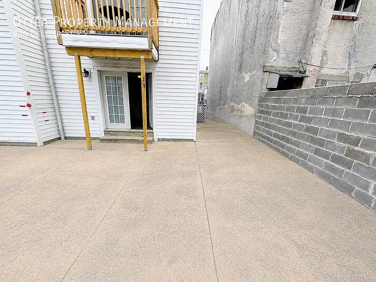 456 Delmar St #2 — Photo 28