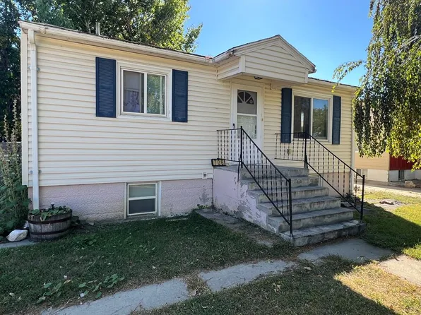 706 Obie Sue Ave, Worland, WY 82401