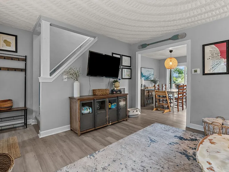 424 E Ocean Ave — Photo 3