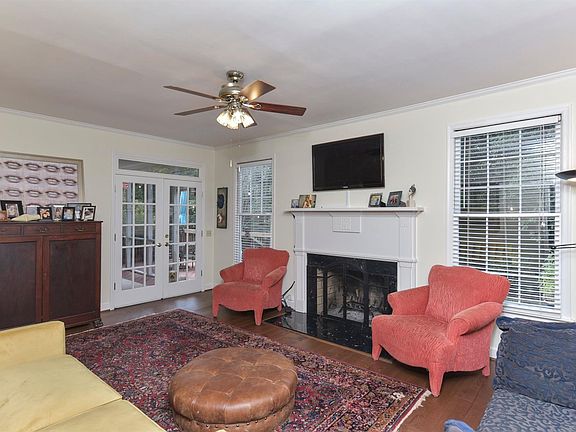 5th image of 108 Branch Hill Ln