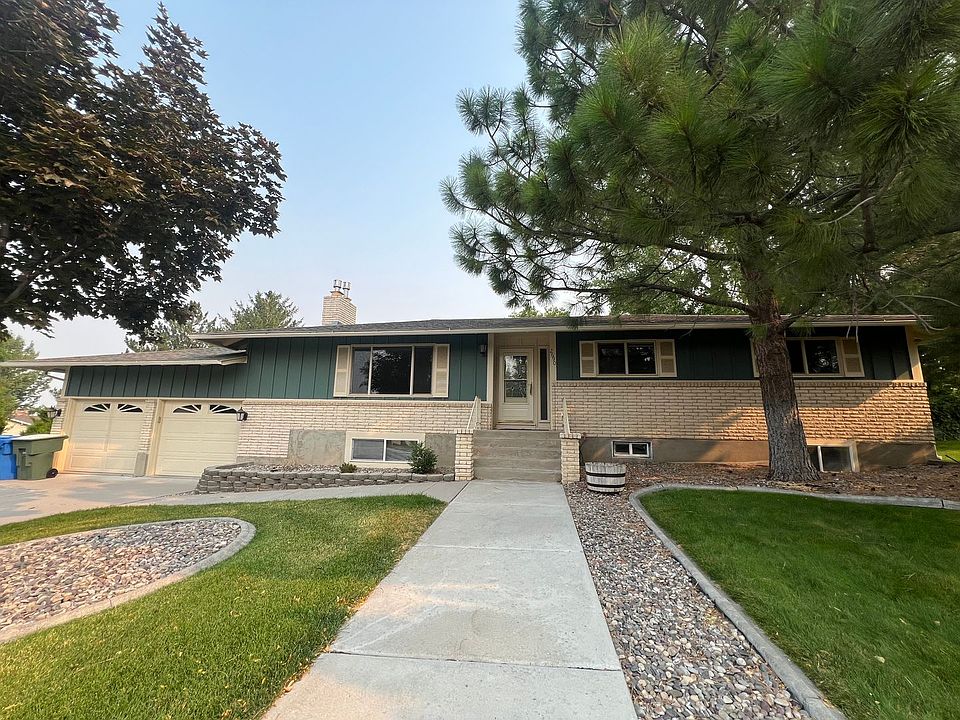 1st image of 2690 Lois Ln