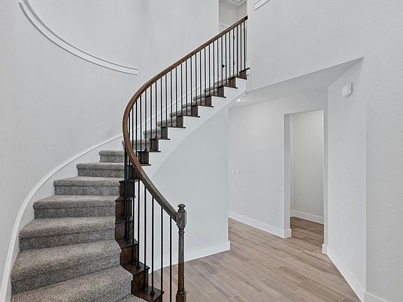 3rd image of 205 Grand Canyon Way