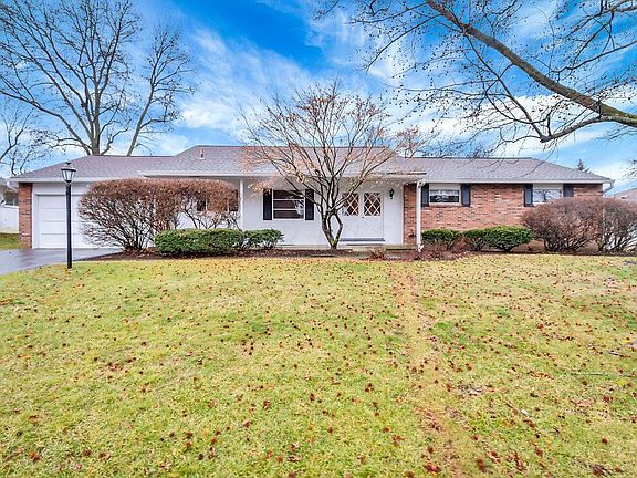 2nd image of 471 Village Dr