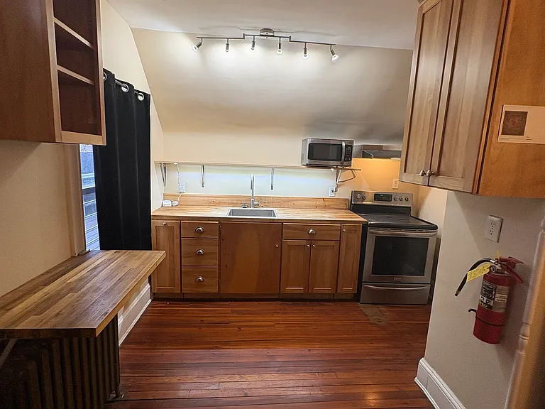 kitchen has plenty of cabinet space