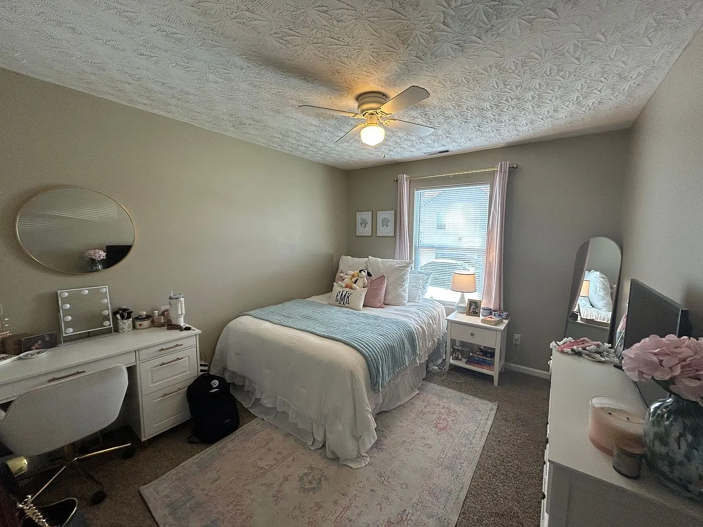 4 Bedroom 2 Bath Ready for Prelease! — Photo 4