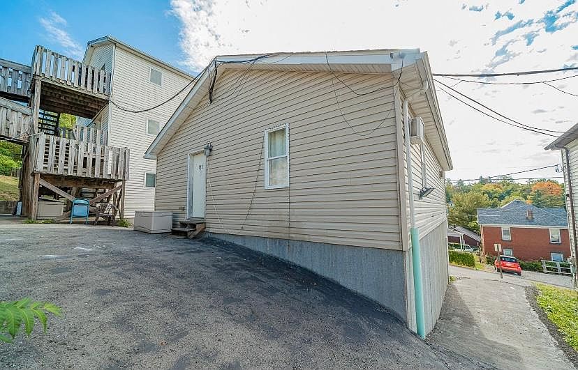 1st image of 713 Naomi St
