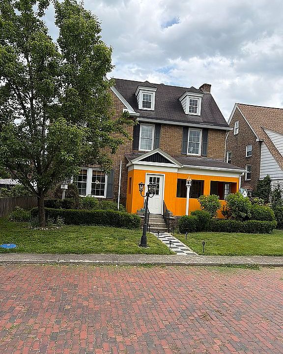 1st image of 808 Windsor Ct