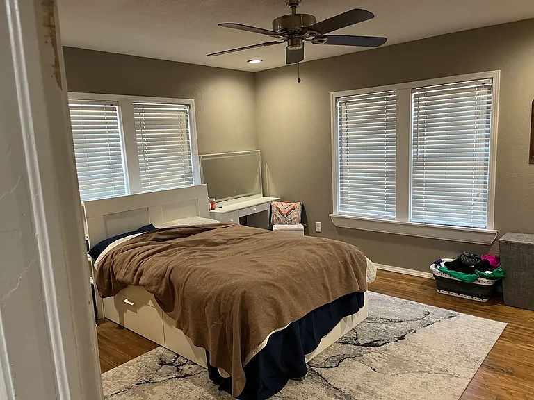 SW bedroom.