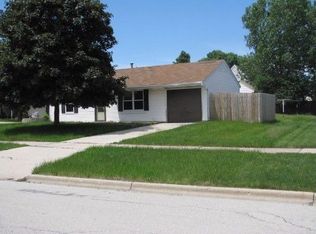 795 Shady Ln, Aurora, IL 60506