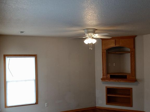 2nd image of 1577 Stafford Pl