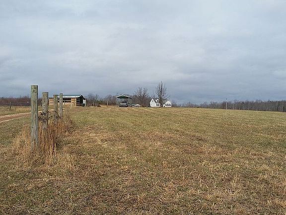 2nd image of 756 Bridle Ln
