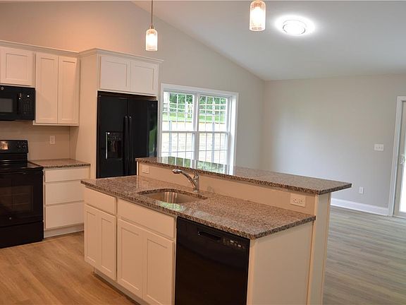 3rd image of 536 Cypress Ln